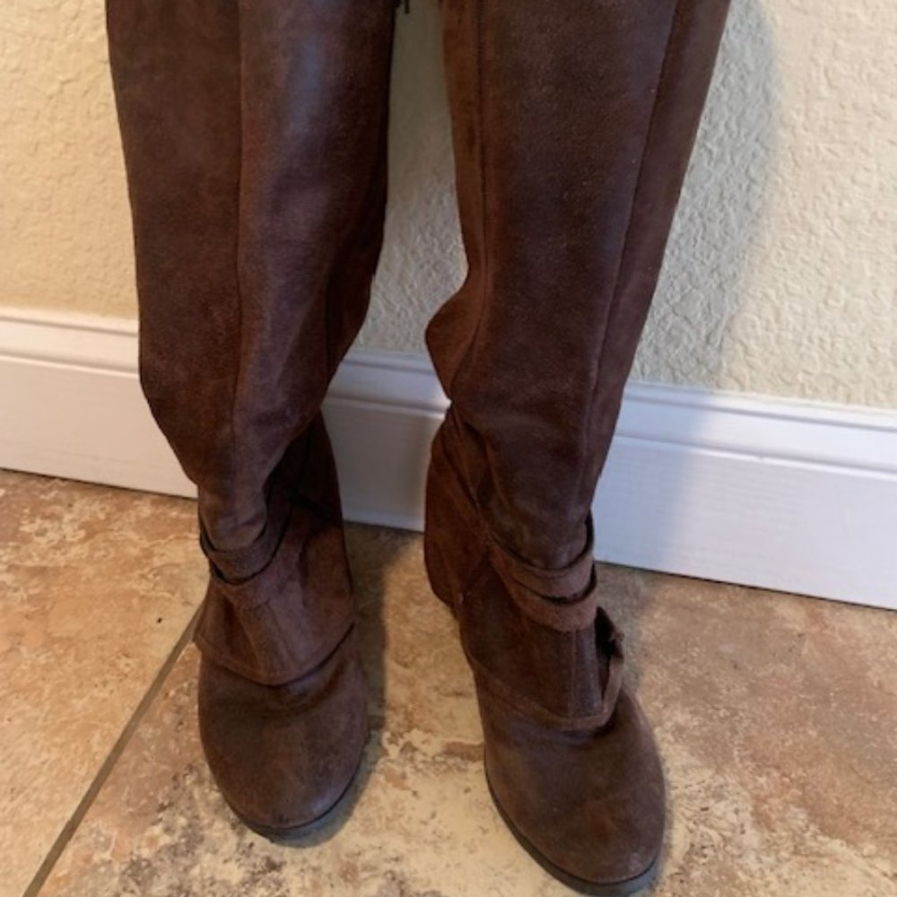 Fergie Size 8.5 Brown Leather Boots